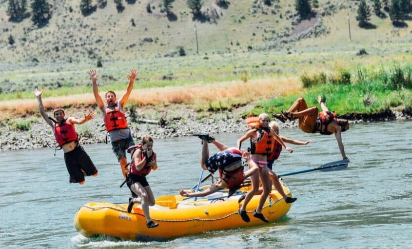 flying-pig-whitewater-rafting-gardiner-montana-yellowstone11